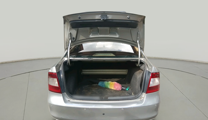 2012 Skoda Rapid AMBITION 1.6 TDI CR MT, Diesel, Manual, 1,00,237 km, exterior