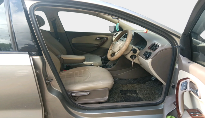 2012 Skoda Rapid AMBITION 1.6 TDI CR MT, Diesel, Manual, 1,00,237 km, interior