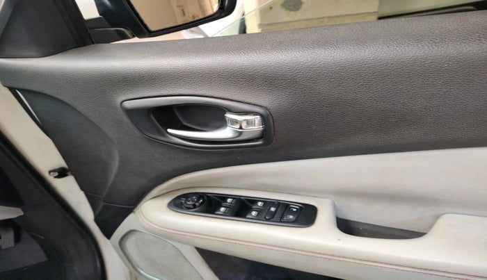 2017 Jeep Compass LIMITED 2.0 DIESEL, Diesel, Manual, 1,83,516 km, interior