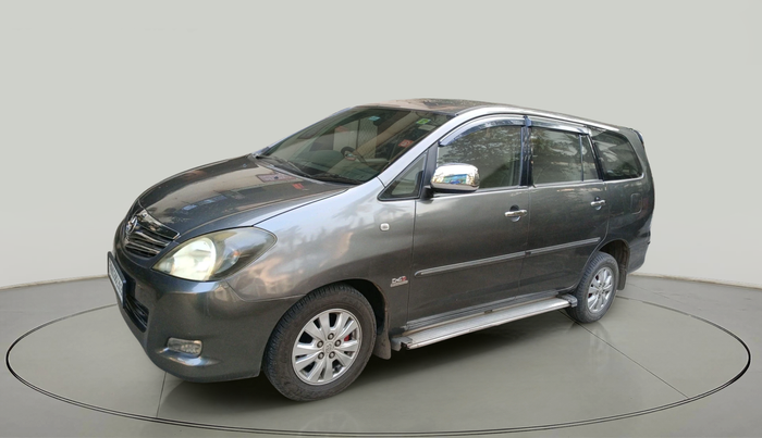 2011 Toyota Innova V 2.5 8 STR, Diesel, Manual, 1,54,296 km, exterior