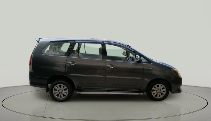 2011 Toyota Innova V 2.5 8 STR, Diesel, Manual, 1,54,296 km, exterior