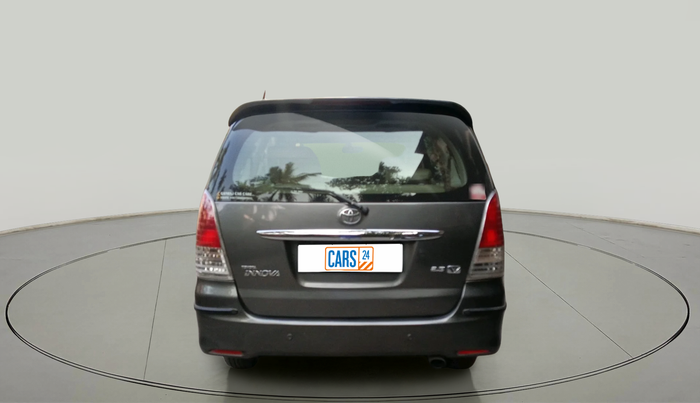 2011 Toyota Innova V 2.5 8 STR, Diesel, Manual, 1,54,296 km, exterior