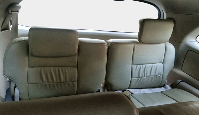 2011 Toyota Innova V 2.5 8 STR, Diesel, Manual, 1,54,296 km, interior