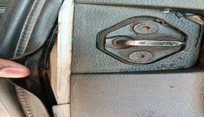 2017 Tata Hexa XM 4X2 7 STR, Diesel, Manual, 77,101 km, exterior