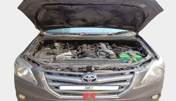 2013 Toyota Innova 2.5 GX 8 STR, Diesel, Manual, 1,13,164 km, exterior