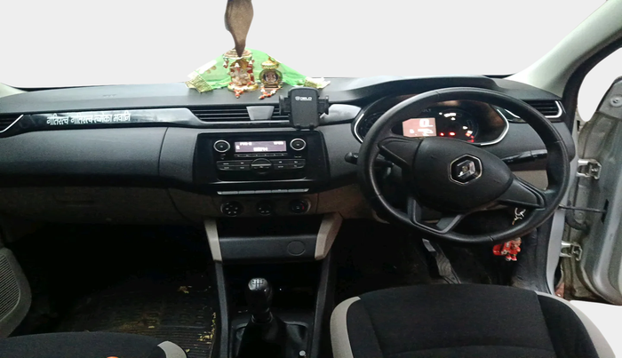 2020 Renault TRIBER RXL MT, Petrol, Manual, 29,690 km, interior