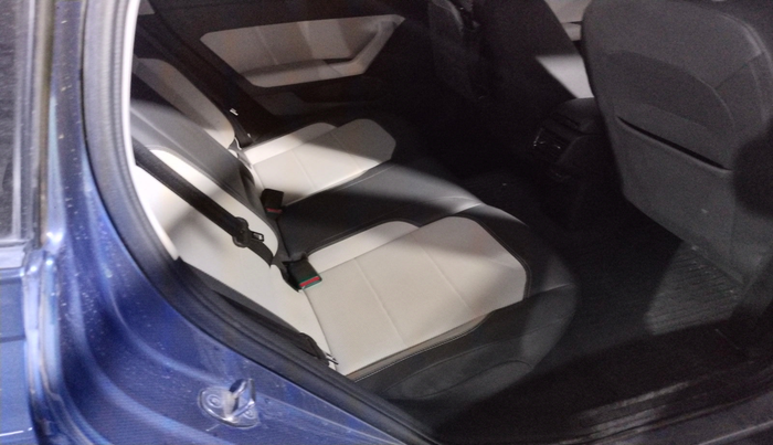 2022 Volkswagen VIRTUS TOPLINE TSI 1.0 AT, Petrol, Automatic, 30,252 km, interior