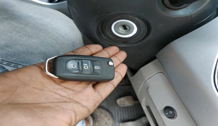 2018 Tata NEXON XM PETROL, Petrol, Manual, 44,800 km, interior