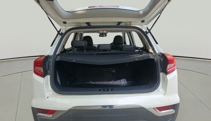 2022 Mahindra XUV300 W8 (O) 1.2 PETROL, Petrol, Manual, 16,722 km, exterior