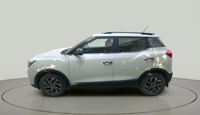 2022 Mahindra XUV300 W8 (O) 1.2 PETROL, Petrol, Manual, 16,722 km, exterior