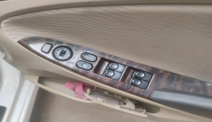 2014 Hyundai Verna FLUIDIC 1.6 VTVT SX, Petrol, Manual, 69,234 km, interior