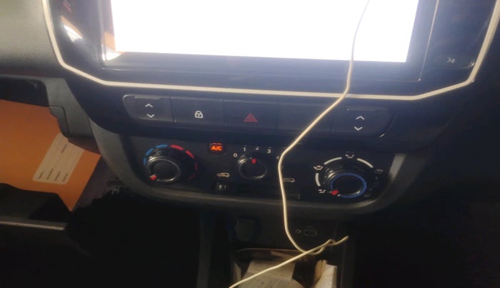 2022 Renault Kwid CLIMBER AMT 1.0, Petrol, Automatic, 27,820 km, interior