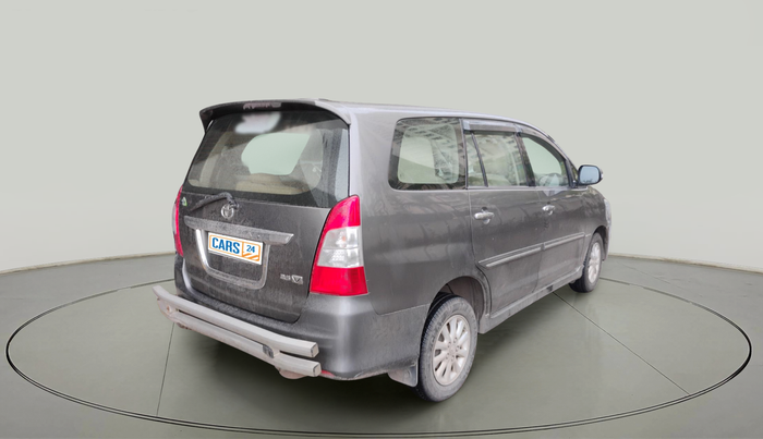 2012 Toyota Innova 2.5 VX 8 STR, Diesel, Manual, 1,39,678 km, exterior