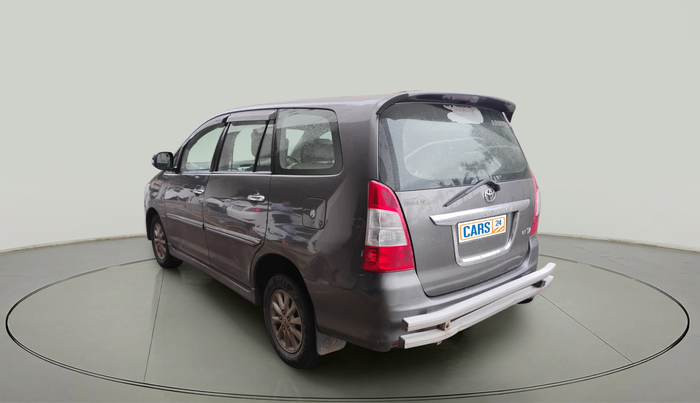 2012 Toyota Innova 2.5 VX 8 STR, Diesel, Manual, 1,39,678 km, exterior