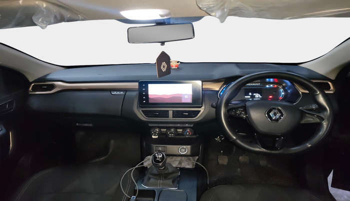 2024 Renault Kiger RXT MT, Petrol, Manual, 3,981 km, interior