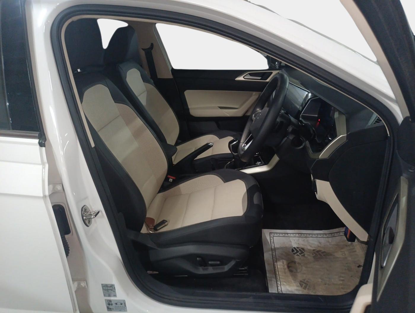 2025 Volkswagen VIRTUS TOPLINE TSI 1.0 AT, Petrol, Automatic, 1,410 km, interior