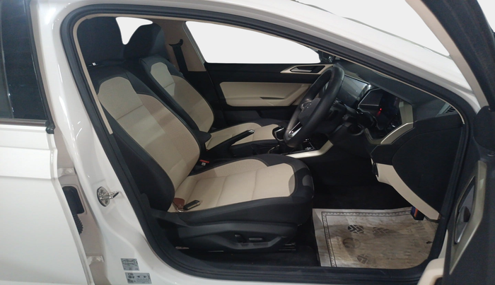 2025 Volkswagen VIRTUS TOPLINE TSI 1.0 AT, Petrol, Automatic, 1,410 km, interior