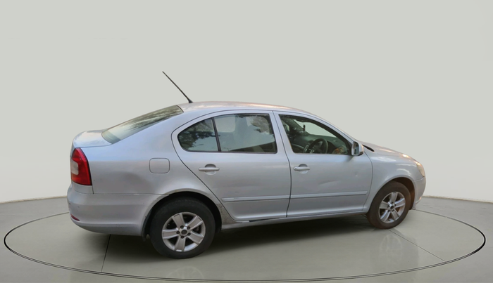 2010 Skoda Laura AMBITION 2.0 TDI CR MT, Diesel, Manual, 81,796 km, exterior