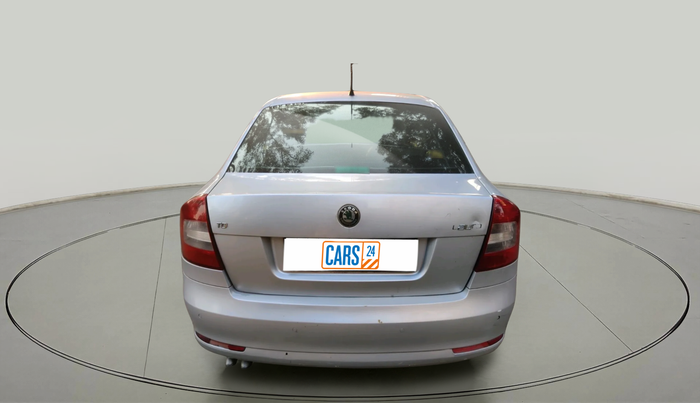 2010 Skoda Laura AMBITION 2.0 TDI CR MT, Diesel, Manual, 81,796 km, exterior