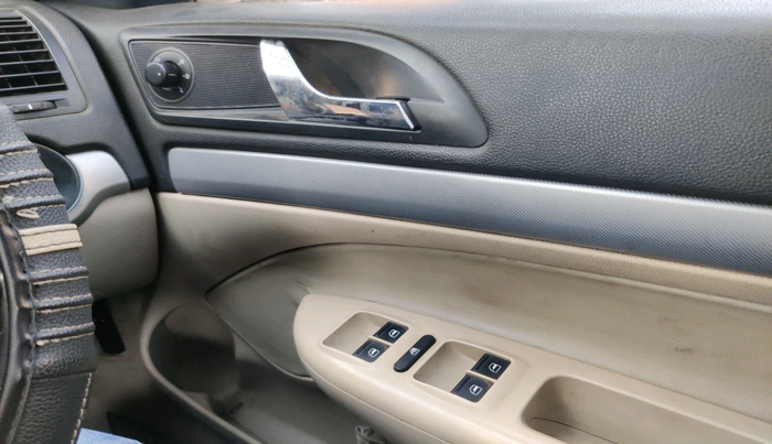 2010 Skoda Laura AMBITION 2.0 TDI CR MT, Diesel, Manual, 81,796 km, interior