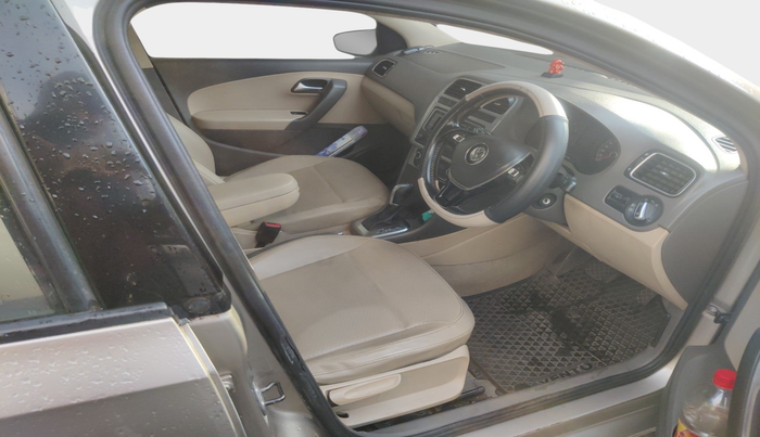 2016 Volkswagen Vento HIGHLINE PETROL AT, Petrol, Automatic, 67,472 km, interior