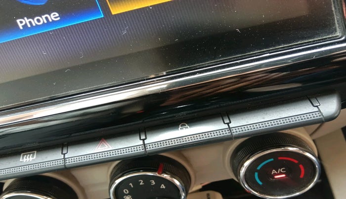 2020 Renault TRIBER RXZ AMT, Petrol, Automatic, 1,30,454 km, interior