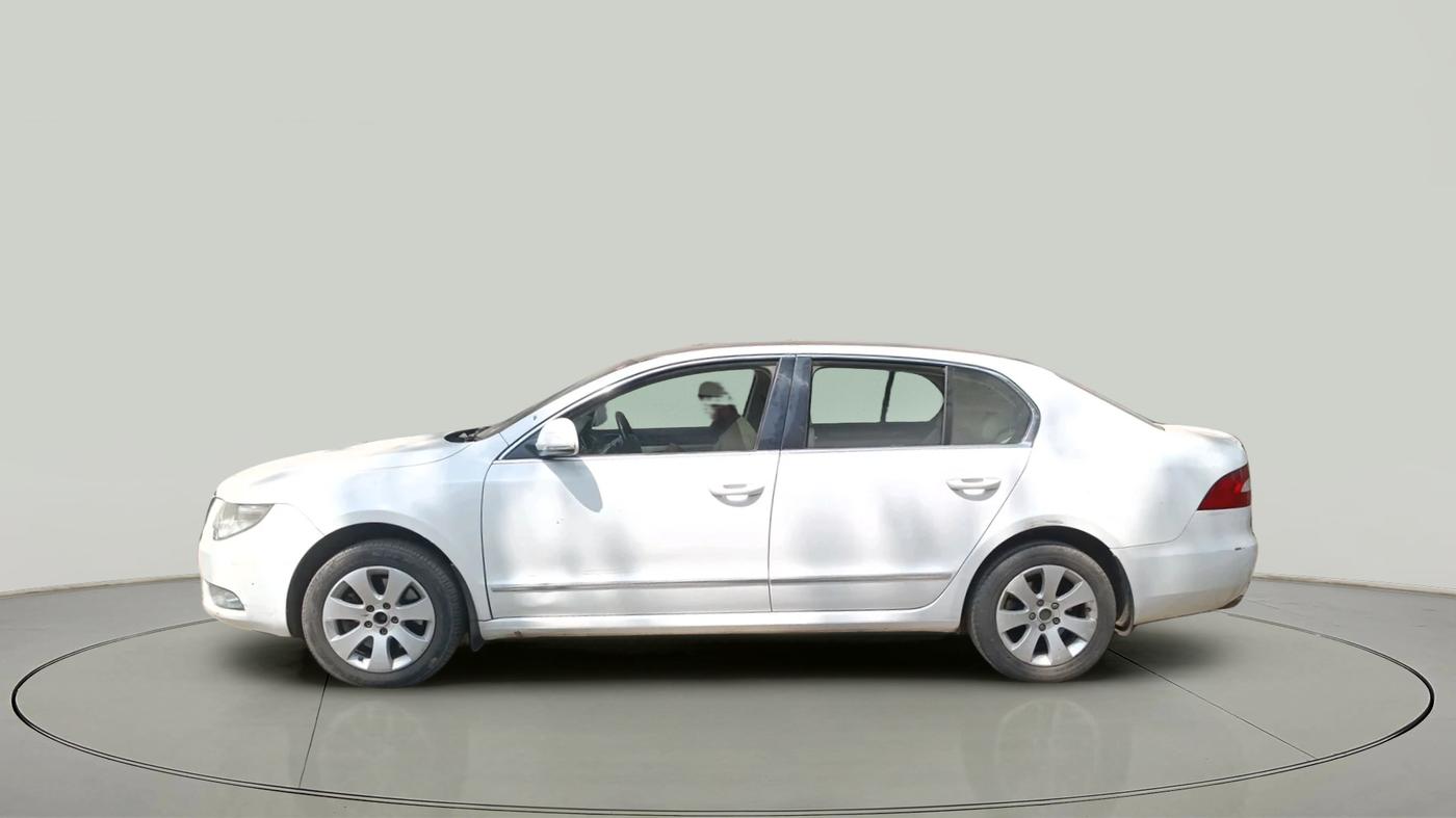 2011 Skoda Superb ELEGANCE 1.8 TSI AT, Petrol, Automatic, 1,00,825 km, exterior
