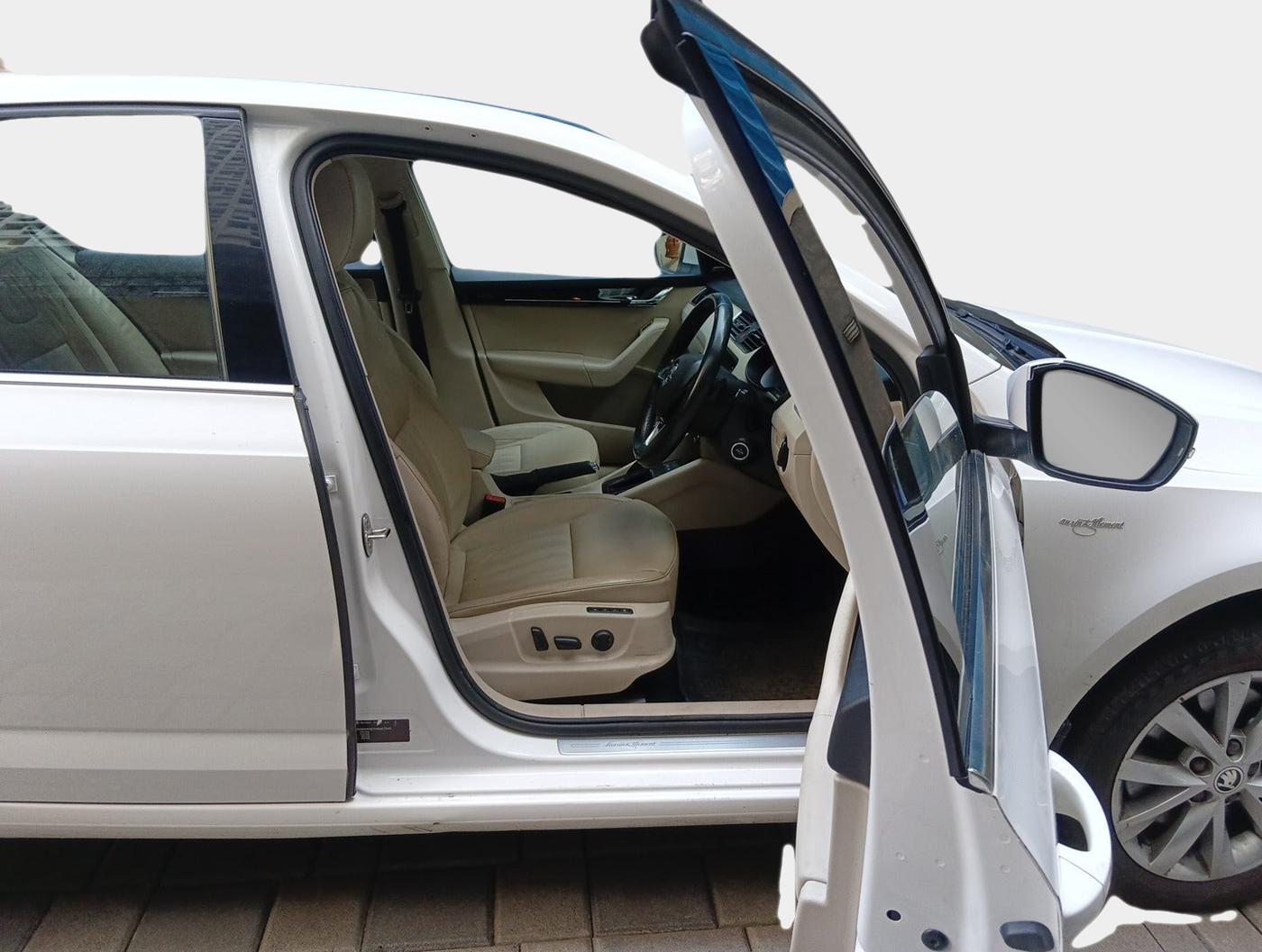 2017 Skoda Octavia L&K 1.8 TSI AT, Petrol, Automatic, 31,214 km, interior