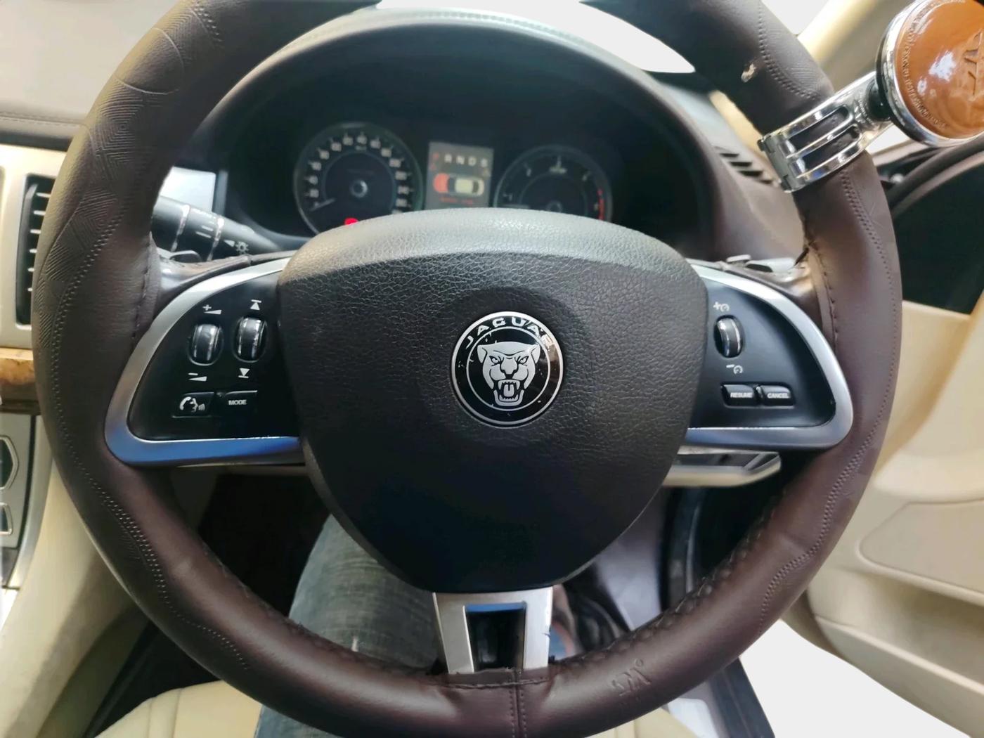 2011 Jaguar XF 3.0 DIESEL, Diesel, Automatic, 82,400 km, interior