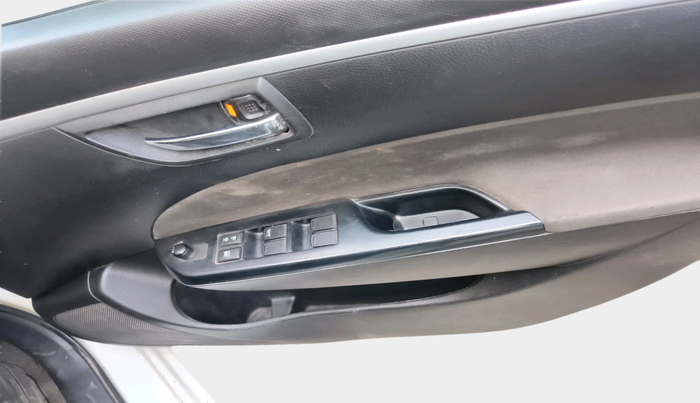 2012 Maruti Swift VXI, Petrol, Manual, 77,318 km, interior