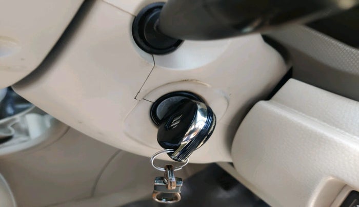 2017 Maruti Ertiga VXI CNG, Petrol, Manual, 1,16,329 km, interior