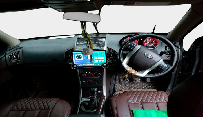 2012 Mahindra XUV500 W8 AWD, Diesel, Manual, 1,29,292 km, interior