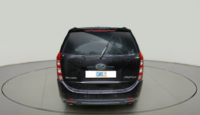 2015 Mahindra XUV500 W8, Diesel, Manual, 1,60,108 km, exterior