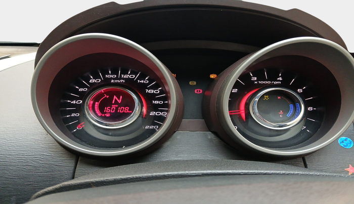 2015 Mahindra XUV500 W8, Diesel, Manual, 1,60,108 km, interior