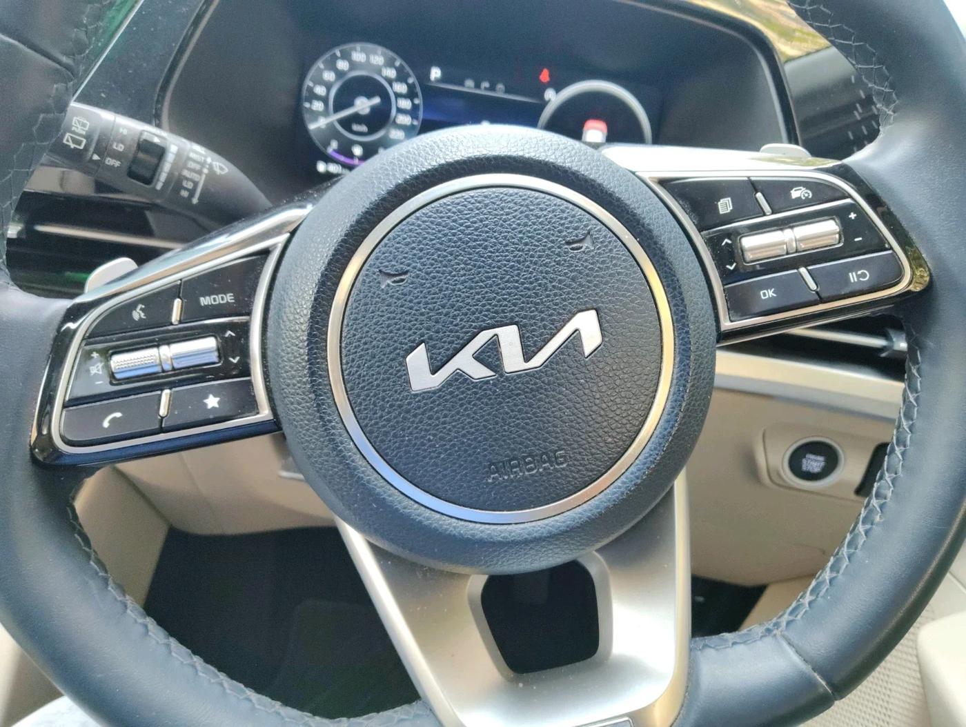 2024 KIA CARENS LUXURY PLUS 1.5 PETROL DCT 7 STR, Petrol, Automatic, 11,643 km, interior