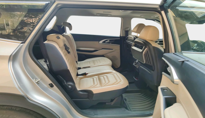 2024 KIA CARENS LUXURY PLUS 1.5 PETROL DCT 7 STR, Petrol, Automatic, 11,643 km, interior