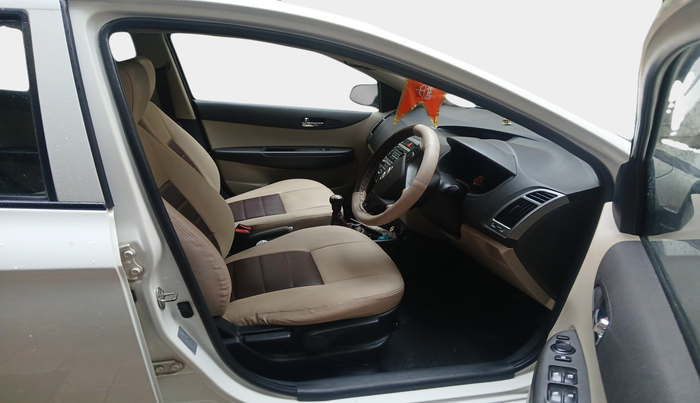 2014 Hyundai i20 ASTA 1.2, Petrol, Manual, 68,807 km, interior