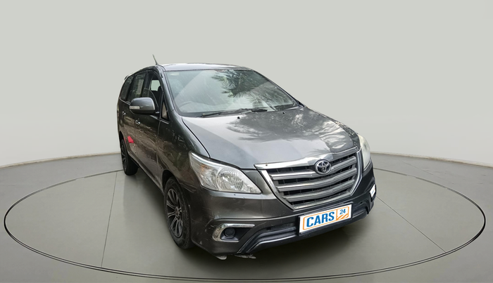 2011 Toyota Innova V 2.5 8 STR, Diesel, Manual, 1,63,615 km, exterior