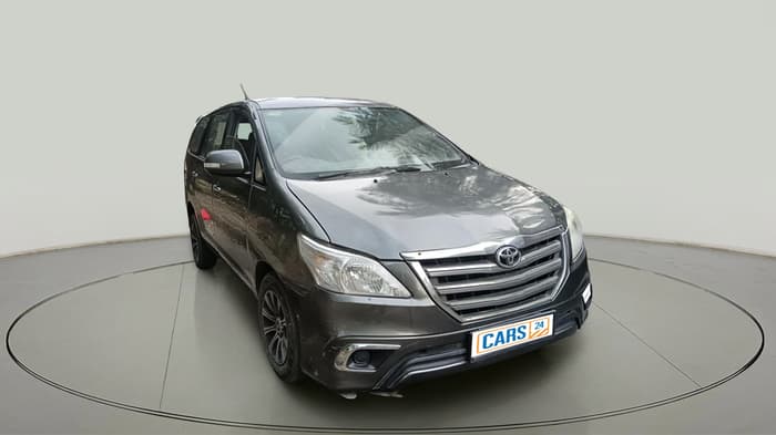 2011 Toyota Innova V 2.5 8 STR, Diesel, Manual, 1,63,615 km, exterior