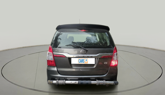2011 Toyota Innova V 2.5 8 STR, Diesel, Manual, 1,63,615 km, exterior