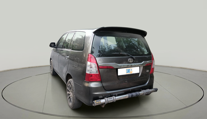 2011 Toyota Innova V 2.5 8 STR, Diesel, Manual, 1,63,615 km, exterior