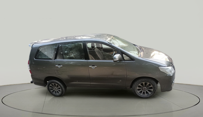 2011 Toyota Innova V 2.5 8 STR, Diesel, Manual, 1,63,615 km, exterior