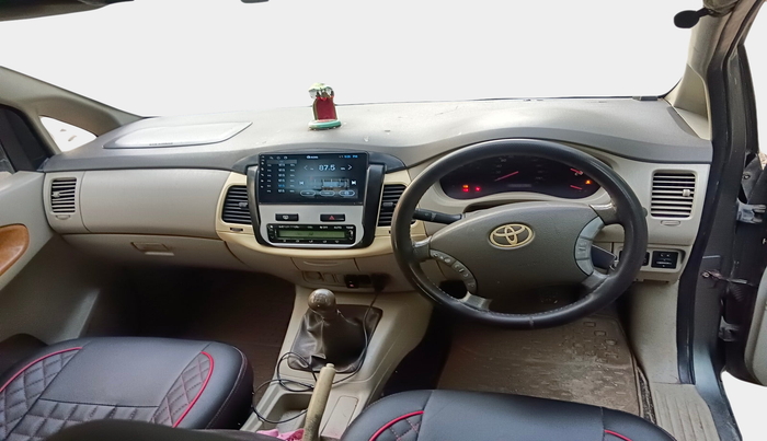 2011 Toyota Innova V 2.5 8 STR, Diesel, Manual, 1,63,615 km, interior