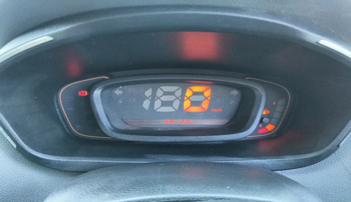 2018 Renault Kwid RXT 1.0 (O), Petrol, Manual, 28,125 km, interior