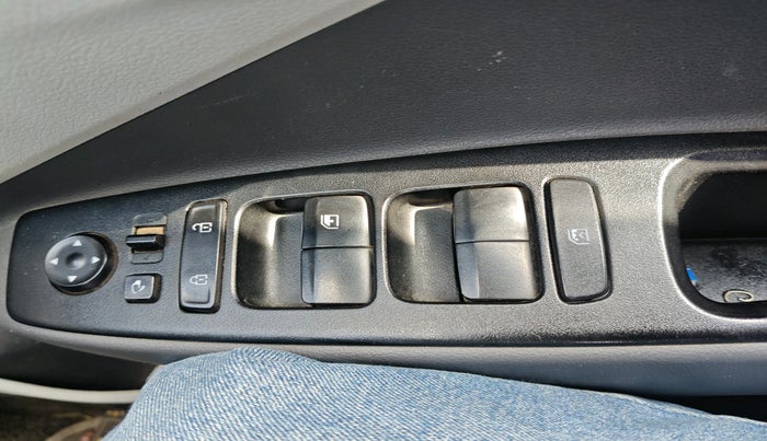 2022 Hyundai GRAND I10 NIOS SPORTZ 1.2 KAPPA VTVT CNG, Petrol, Manual, 77,493 km, interior