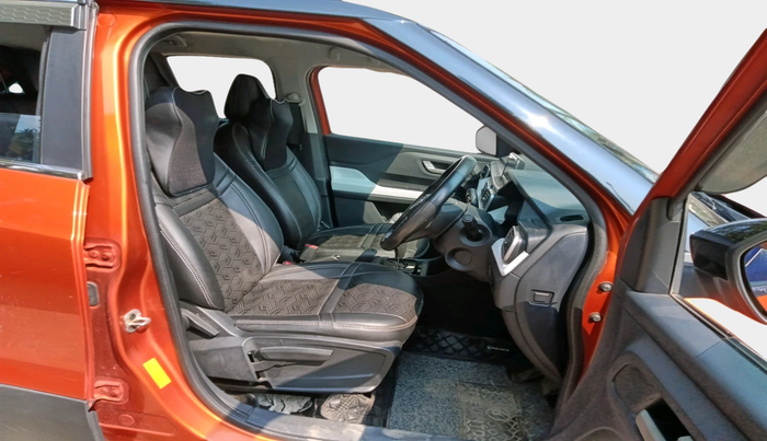 2023 Tata PUNCH CREATIVE IRA AMT 1.2 RTN DUAL TONE, Petrol, Automatic, 27,746 km, interior