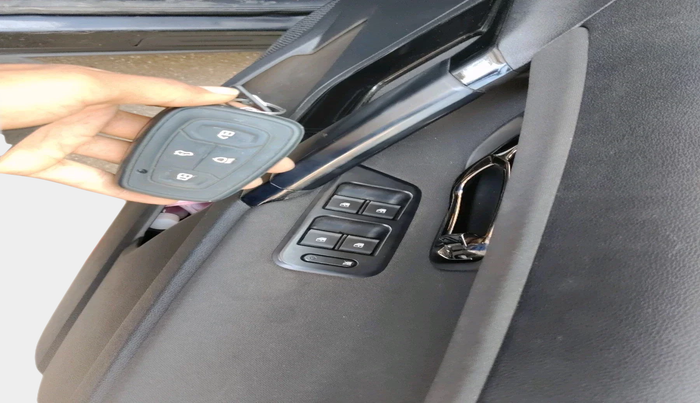 2022 Tata Harrier XTA PLUS 2.0L KRYOTEC DARK EDITION, Diesel, Automatic, 43,105 km, interior