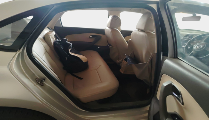 2011 Volkswagen Vento HIGHLINE 1.6 MPI, Petrol, Manual, 59,756 km, interior