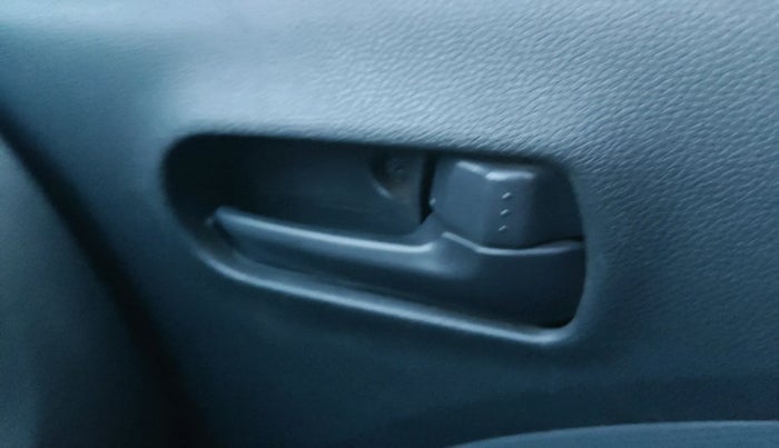 2010 Maruti Ritz LXI, Petrol, Manual, 42,463 km, interior