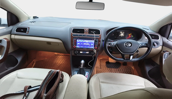 2015 Volkswagen Vento HIGHLINE 1.2 TSI, Petrol, Manual, 44,839 km, interior